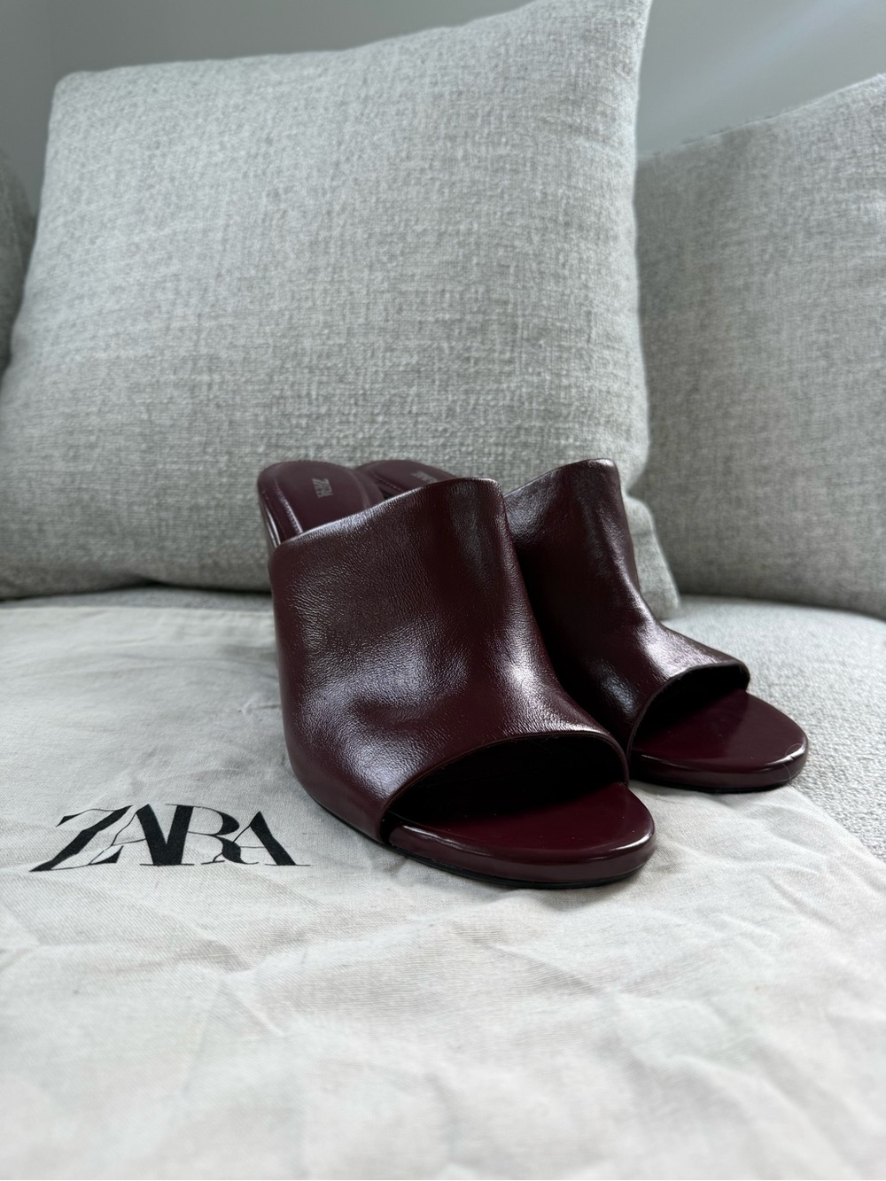Zara Open-Toe Wedge Slides - Burgundy - Picture 2 of 13
